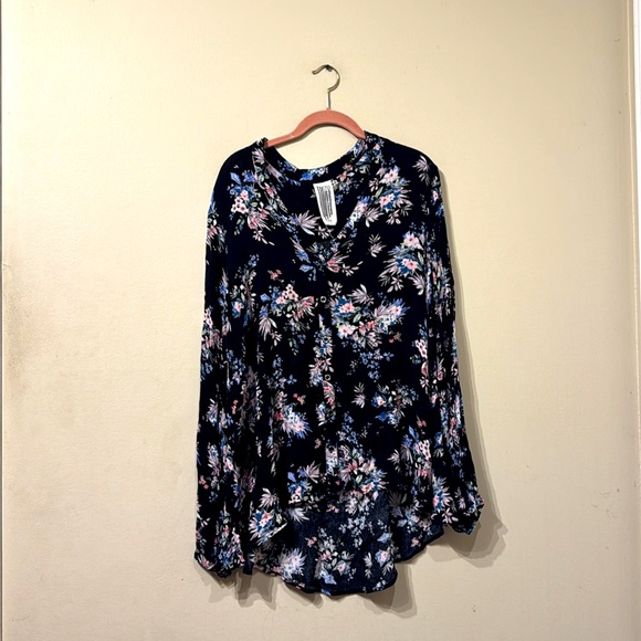 Free People Button Up V Neck Floral Print Blouse sz M Hi Low Hem Long Sleeve - Picture 1 of 7